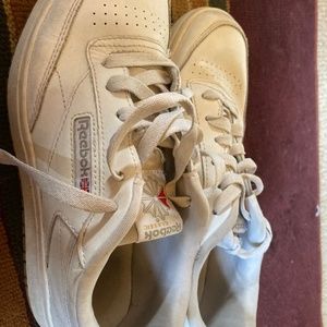 Women’s Size 6 Barely Worn Reebok Sneakers